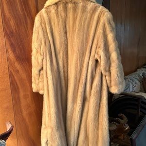 Full Mink Coat. “Read’s” brand, size not specified. Like new!